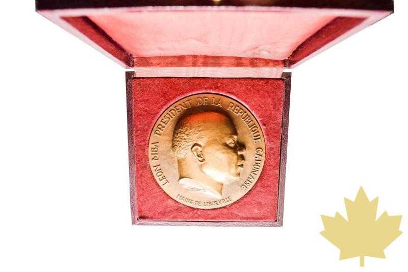 GABON-1961-MÉDAILLE AVEC ÉPINGLE-FDC - 20210323093900_25102020-50155a00.jpg